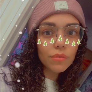 Meet your Posher, Clarine